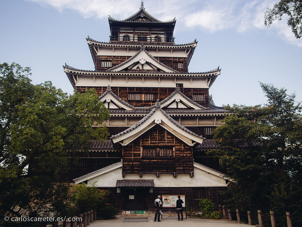 Reconstrucción de la torre del castillo - Hiroshima